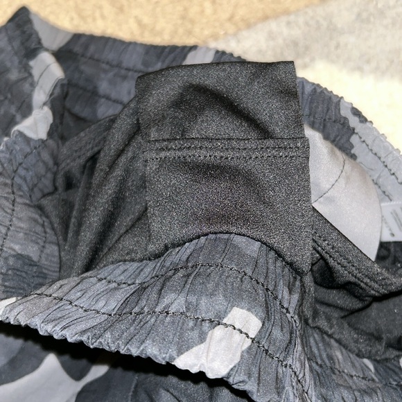 Athleta size small running shorts - Picture 5 of 6